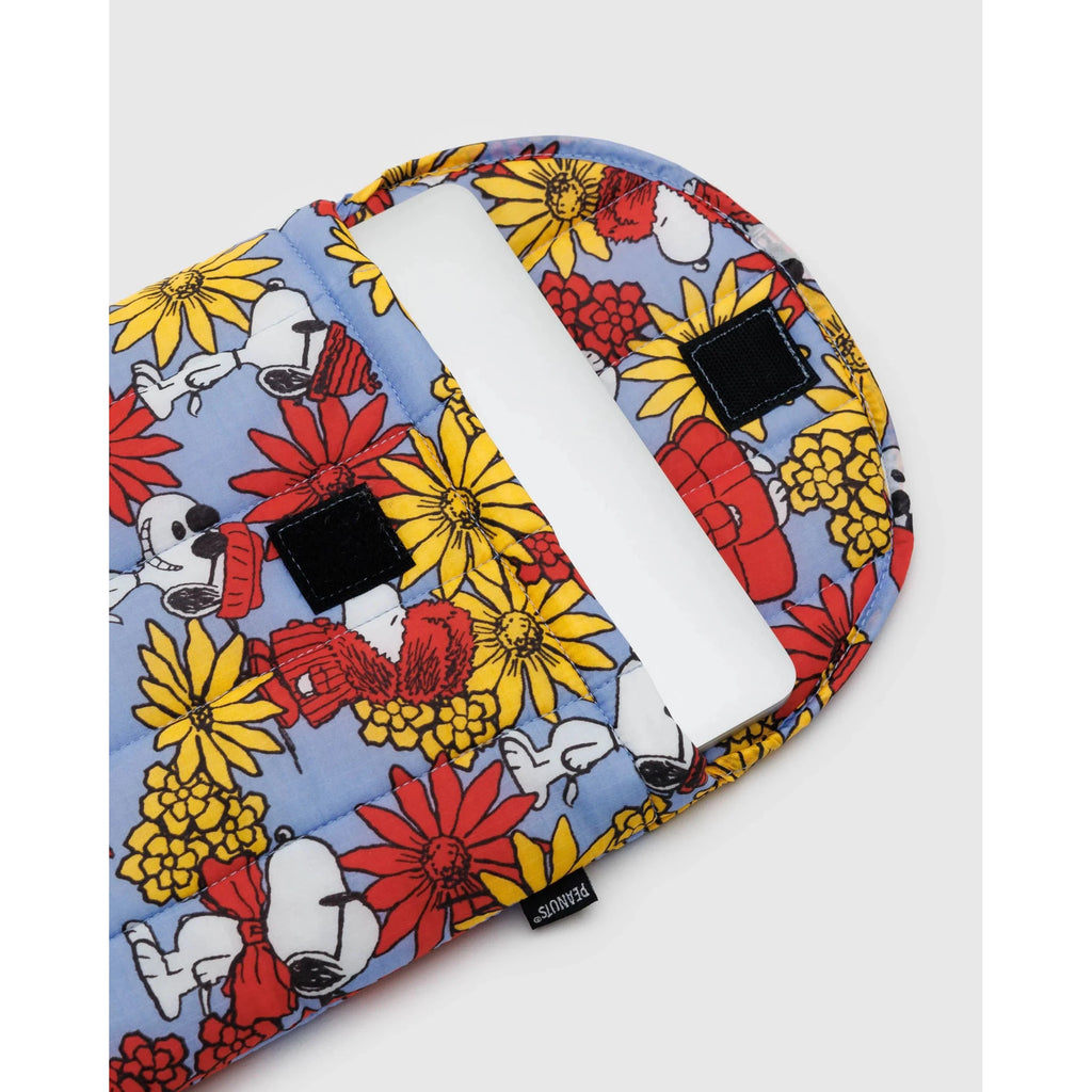 Baggu x Peanuts - Puffy laptop sleeve 13in / 14in - Floral Snoopy | wineandwaterways