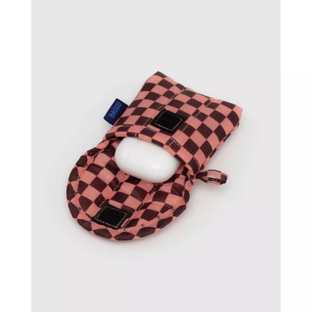 Baggu - Puffy earbuds case - Pink Brown Check | wineandwaterways